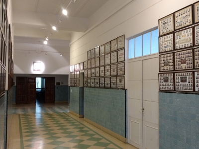 Galería de Promociones. Hall central. - Colegio San José Tandil